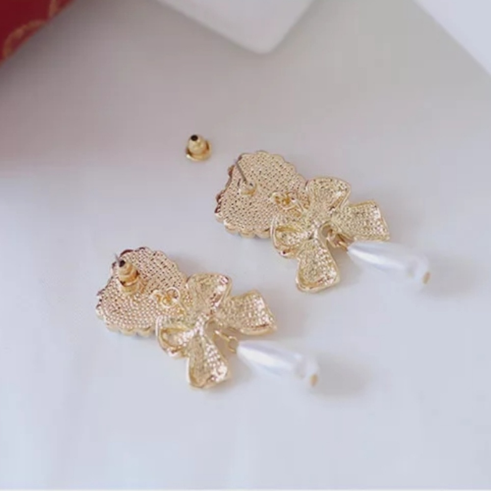 💎NEW💎 VINTAGE CAMEO BAROQUE PEARL EARRING - Picture 6 of 8